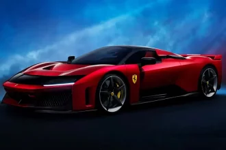 فراری F80 در پیست ایمولا غرش می‌کند: قدرت نمایی سوپراسپرت جدید ایتالیایی