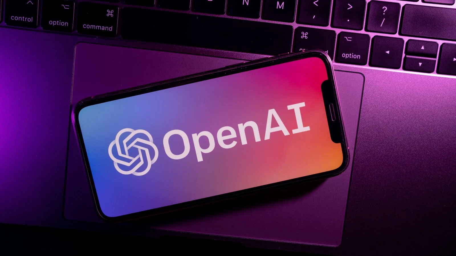 سامسونگ و OpenAI: آینده هوش مصنوعی در جیب شما 14 سامسونگ و OpenAI: آینده هوش مصنوعی در جیب شما