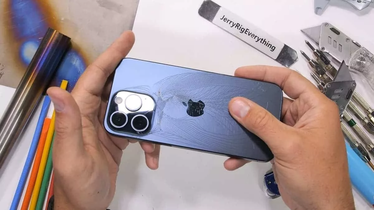 آیفون ۱۶؛ خم نمی‌شود، می‌شکند!