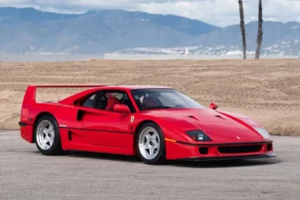 بازگشت غرش افسانه‌ای: فراری F40 به میدان بازمی‌گردد؟