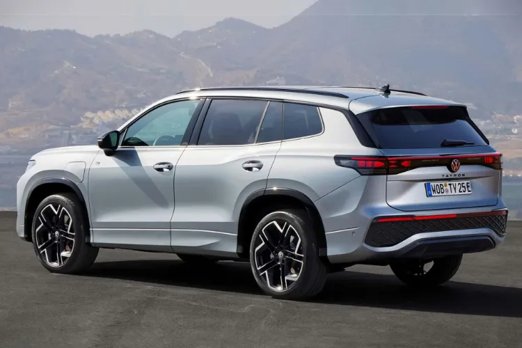 تیگوان 2025 رونمایی شد: تحولی بزرگ در طراحی شاسیبلندهای فولکس واگن 15 تیگوان 2025 رونمایی شد: تحولی بزرگ در طراحی شاسیبلندهای فولکس واگن