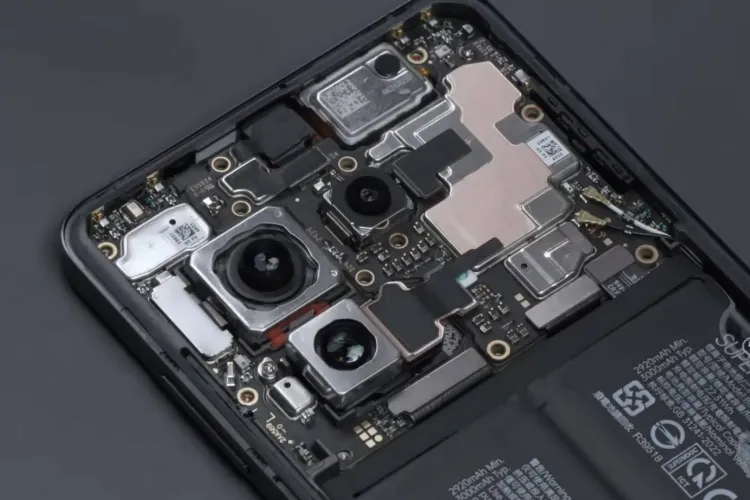 تجزیه و تحلیل عمیق سختافزار وانپلاس 13: از تراشه تا باتری 14 تجزیه و تحلیل عمیق سختافزار وانپلاس 13: از تراشه تا باتری