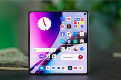 تاخیر در عرضه وانپلاس اوپن ۲؛ طرفداران باید منتظر بمانند 13 تاخیر در عرضه وانپلاس اوپن ۲؛ طرفداران باید منتظر بمانند