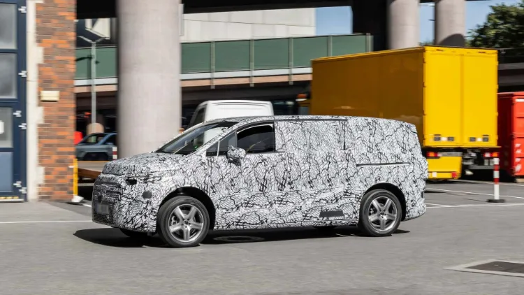 مرسدس بنز ون برقی جدید خود را رونمایی می‌کند