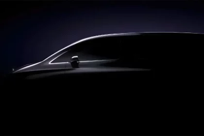 مرسدس بنز ون برقی جدید خود را رونمایی می‌کند