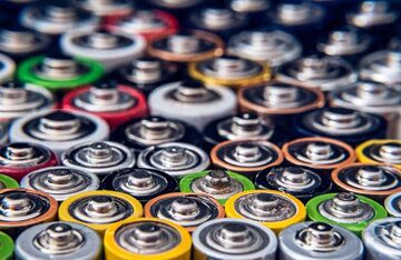 انقلابی در ذخیره انرژی: باتری‌های آلومینیومی با دوام بیشتر