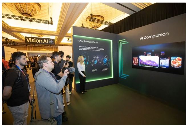 سامسونگ و الجی با کوپایلت مایکروسافت، آیندهی تلویزیونهای هوشمند را متحول میکنند 14 سامسونگ و الجی با کوپایلت مایکروسافت، آیندهی تلویزیونهای هوشمند را متحول میکنند