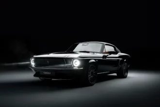 موستانگ کلاسیک، قلب برقی: چارج کارز با موستانگ ۱۹۶۷ الکتریکی تاریخ‌ساز می‌شود