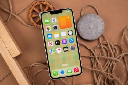 عصر نمایشگرهای LCD به پایان رسید؛ تمامی آیفون‌ها OLED شدند