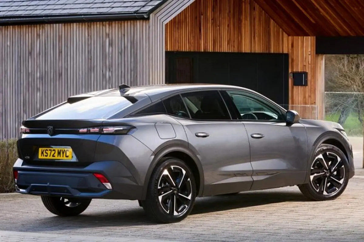 بازگشت پژو به ایران: معرفی خودروی لوکس جدید ایرانخودرو 14 بازگشت پژو به ایران: معرفی خودروی لوکس جدید ایرانخودرو