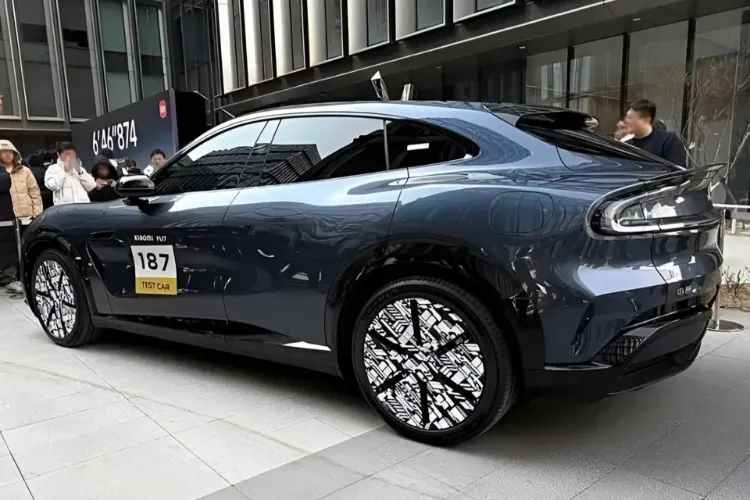 اولین تصاویر از کابین شاسیبلند برقی YU7 شیائومی منتشر شد 15 اولین تصاویر از کابین شاسیبلند برقی YU7 شیائومی منتشر شد