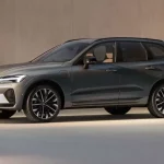 رونمایی از ولوو XC60 مدل ۲۰۲۶: به‌روزرسانی‌های جزئی و تداوم محبوبیت