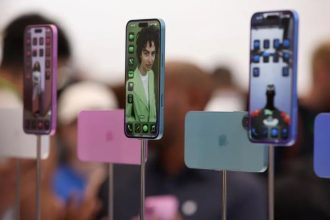 iOS 18.4: اپلیکیشن Vision Pro به آیفون می‌آید