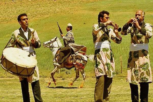 معرفی سازهای آهنگ لری؛ از سرنا تا دوزله در یک نگاه 15 معرفی سازهای آهنگ لری؛ از سرنا تا دوزله در یک نگاه