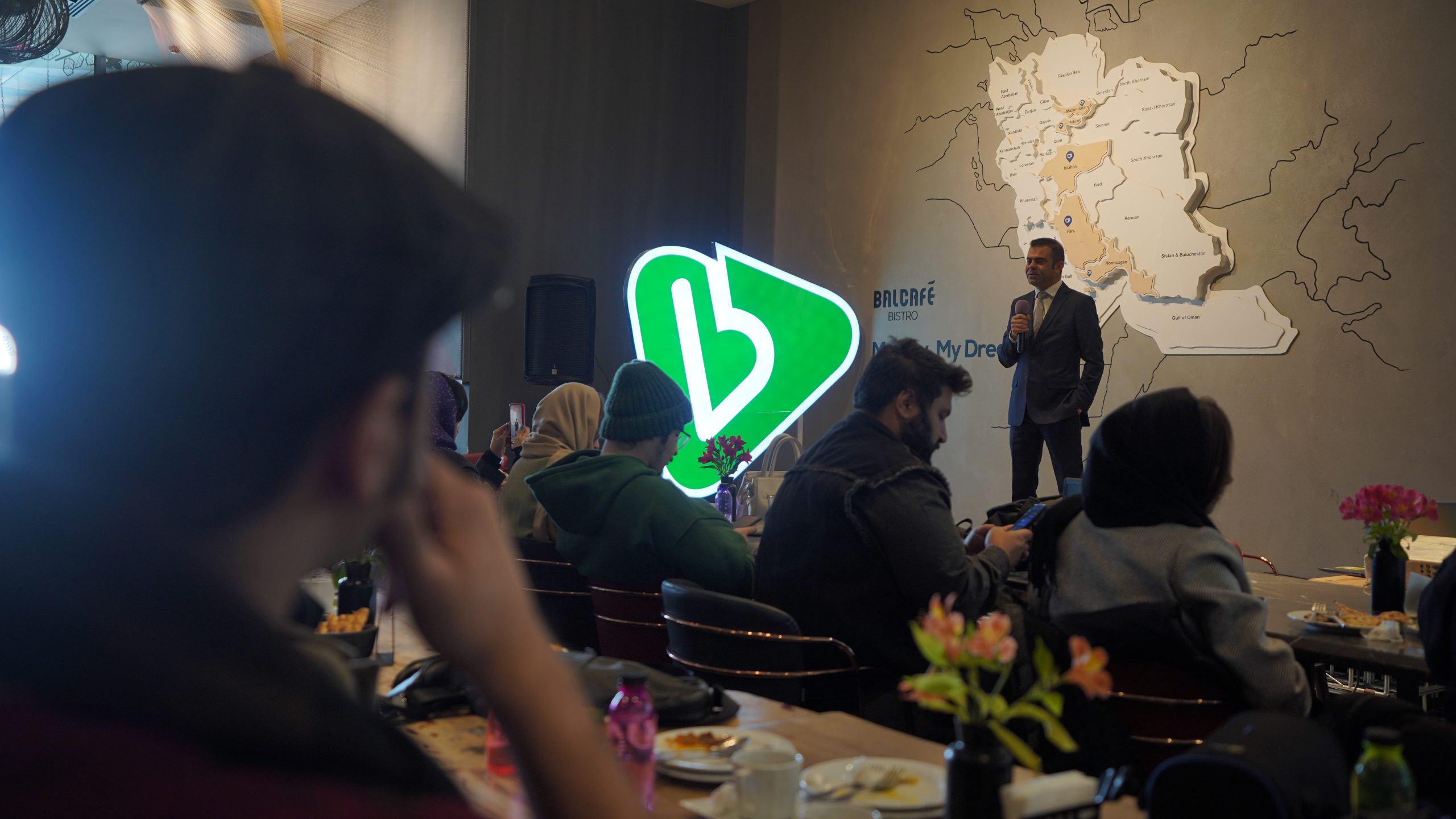 «بانی مد ۱۰ ساله شد؛ از یک ایده جسورانه تا انقلاب در خرید آنلاین فشن» 14 «بانی مد ۱۰ ساله شد؛ از یک ایده جسورانه تا انقلاب در خرید آنلاین فشن»