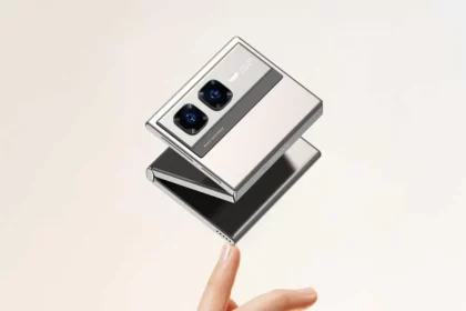 فلیپفون سهتکه از راه رسید! رقیبی نوظهور برای گلکسی زد فلیپ سامسونگ 13 فلیپفون سهتکه از راه رسید! رقیبی نوظهور برای گلکسی زد فلیپ سامسونگ