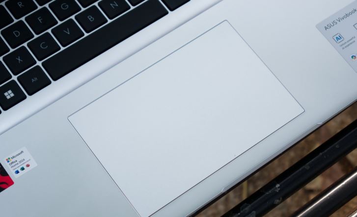 ایسوس Vivobook 16 X1607QA (اسنپدراگون X): قدرت پردازشی و عمر باتری استثنایی در یک میانرده مقرونبهصرفه 24 ایسوس Vivobook 16 X1607QA (اسنپدراگون X): قدرت پردازشی و عمر باتری استثنایی در یک میانرده مقرونبهصرفه