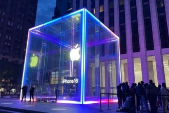 نگرانی از افزایش قیمت آیفون در پی تعرفه‌های جدید