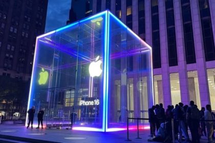 شوک قیمتی آیفون ۱۶: تعرفههای جدید چه تأثیری بر قیمت گذاری اپل خواهد داشت؟ 13 نگرانی از افزایش قیمت آیفون در پی تعرفههای جدید