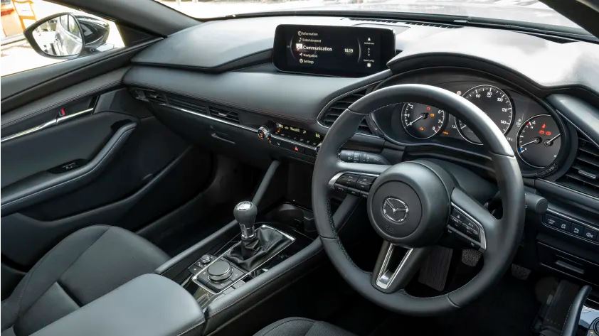 طراحی خیره‌کننده و فرمان‌پذیری استثنایی؛ مزدا 3 رقیبی بی‌نظیر در کلاس خود