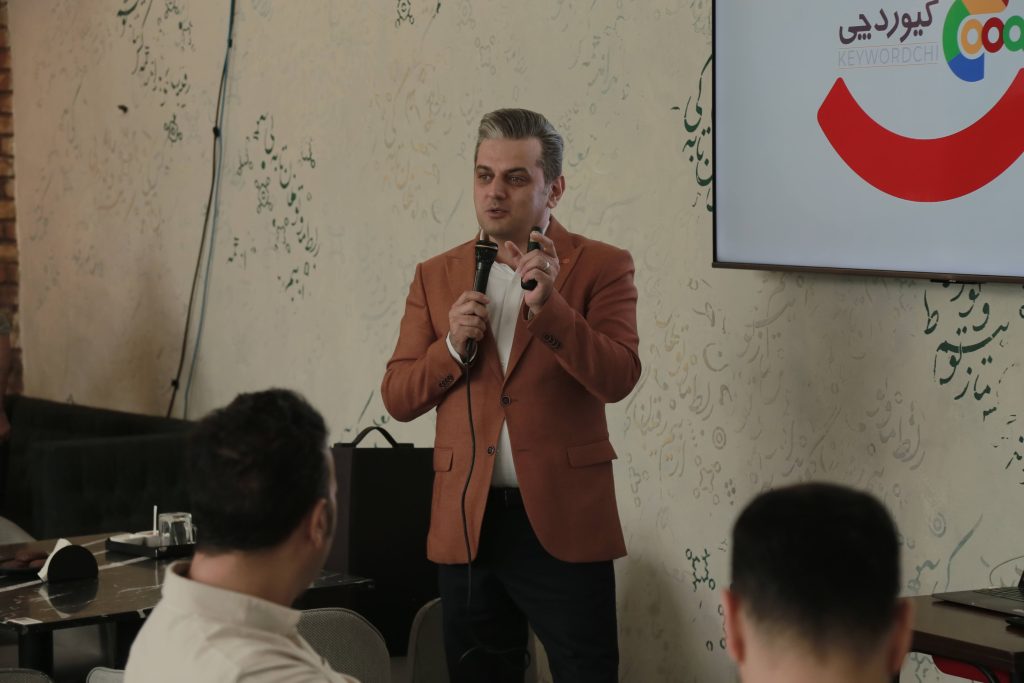 رونمایی رسمی کیوردچی از «دیجیکالا ریسرچ»