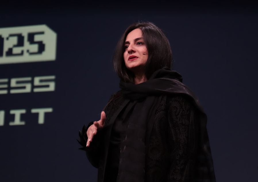 نگاهی به رموز کامیابی در عرصه تجارت: از پایداری تا خلاقیت در بیزینس سامیت ۲۰۲۵ 15 نگاهی به رموز کامیابی در عرصه تجارت: از پایداری تا خلاقیت در بیزینس سامیت ۲۰۲۵