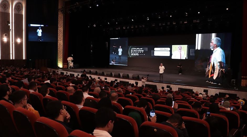 نگاهی به رموز کامیابی در عرصه تجارت: از پایداری تا خلاقیت در بیزینس سامیت ۲۰۲۵ 19 نگاهی به رموز کامیابی در عرصه تجارت: از پایداری تا خلاقیت در بیزینس سامیت ۲۰۲۵