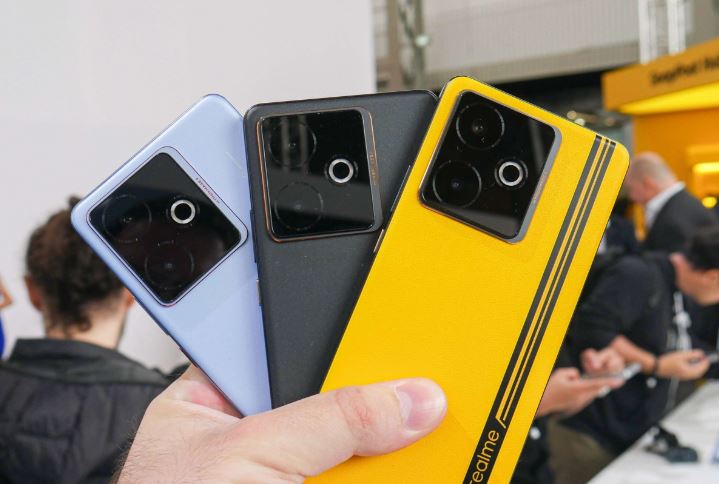 بررسی میدانی Realme GT 7T: شاهکار جدید در گوشیهای گیمینگ مقرونبهصرفه 16 بررسی میدانی Realme GT 7T: شاهکار جدید در گوشیهای گیمینگ مقرونبهصرفه