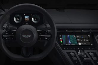 اپل و استون مارتین CarPlay Ultra را معرفی کردند: انقلابی در سیستم‌های خودرویی لوکس