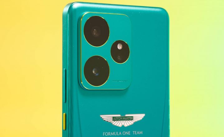 رؤیای سرعت محقق شد: جعبهگشایی انحصاری Realme GT 7 Dream Edition 16 رؤیای سرعت محقق شد: جعبهگشایی انحصاری Realme GT 7 Dream Edition