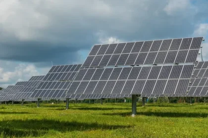 آیا کلمپ ارت فورج برای سیستمهای خورشیدی مناسب است؟ راهنمای جامع انتخاب بهترین کلمپ ارت برای نیروگاههای خورشیدی 13 CU6kfHu9kfEFtwTgHc87