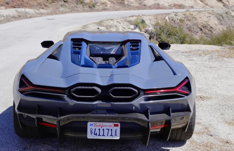 معرفی لامبورگینی روئلتو: ابرخودروی ۵۰ میلیاردی که جاده‌ها را به تسخیر درمی‌آورد