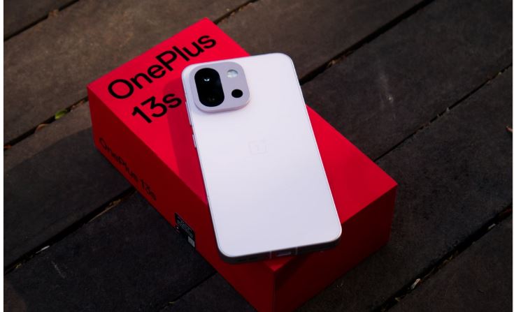 وان پلاس 13S رونمایی شد: تحول در طراحی، قدرت هوش مصنوعی و انقلابی در دوربین سلفی 15 وان پلاس 13S رونمایی شد: تحول در طراحی، قدرت هوش مصنوعی و انقلابی در دوربین سلفی