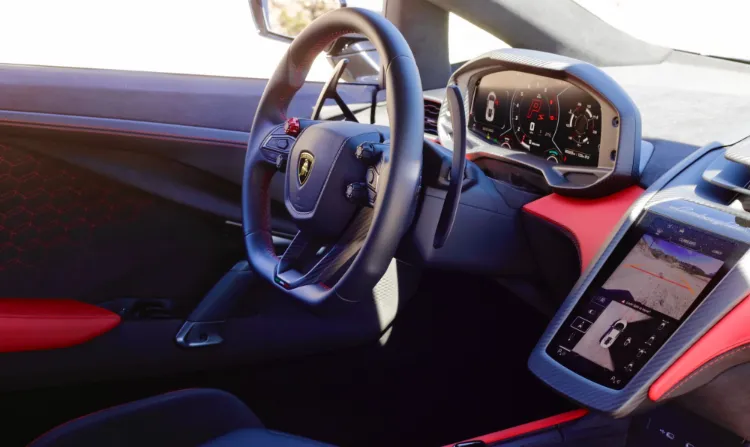 معرفی لامبورگینی روئلتو: ابرخودروی ۵۰ میلیاردی که جاده‌ها را به تسخیر درمی‌آورد