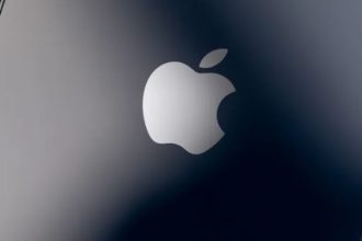 جابجایی لوگو اپل در پشت آیفون! تصویر جدید لو رفت