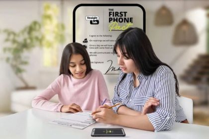 Straight Talk از «پیمان اولین گوشی» رونمایی کرد؛ ابتکاری تازه برای کاهش وابستگی به صفحه‌نمایش