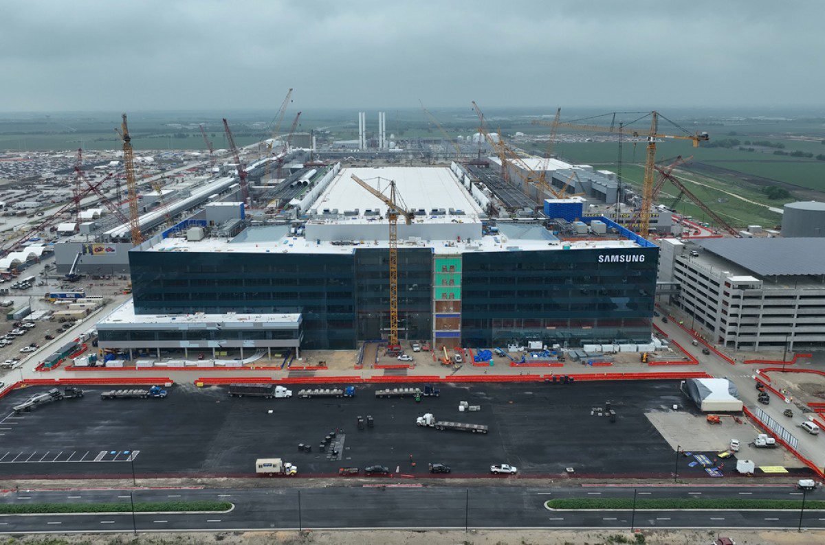 قرارداد تاریخی تسلا و سامسونگ برای تولید تراشههای نسل بعد هوش مصنوعی به ارزش ۱۴.۰۸ میلیارد یورو 14 قرارداد تاریخی تسلا و سامسونگ برای تولید تراشههای نسل بعد هوش مصنوعی به ارزش ۱۴.۰۸ میلیارد یورو