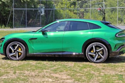 شیائومی YU7، غول جدید بازار خودروهای برقی: ۱۲ دلیل برتری شاسیبلند انقلابی شیائومی بر تسلا مدل Y 13 شیائومی YU7، غول جدید بازار خودروهای برقی: ۱۲ دلیل برتری شاسیبلند انقلابی شیائومی بر تسلا مدل Y