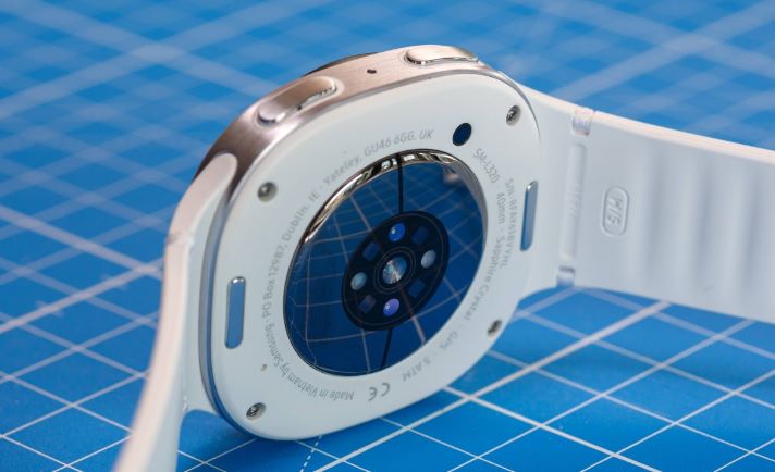 بررسی گلکسی واچ ۸؛ آیا نسل جدید ساعت هوشمند سامسونگ ارزش خرید دارد 17 بررسی گلکسی واچ ۸؛ آیا نسل جدید ساعت هوشمند سامسونگ ارزش خرید دارد