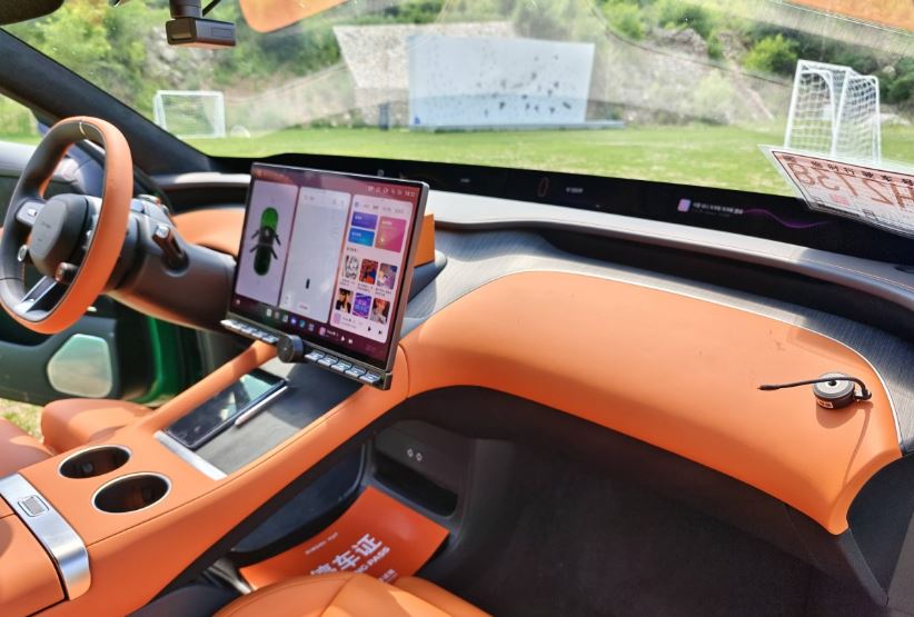 شیائومی YU7، غول جدید بازار خودروهای برقی: ۱۲ دلیل برتری شاسیبلند انقلابی شیائومی بر تسلا مدل Y 15 شیائومی YU7، غول جدید بازار خودروهای برقی: ۱۲ دلیل برتری شاسیبلند انقلابی شیائومی بر تسلا مدل Y