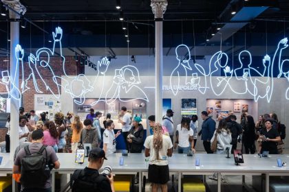 سامسونگ محصولات تاشو و پوشیدنی جدید خود را جهانی کرد: Z Fold 7، Z Flip 7 و Watch 8 عرضه شدند 13 سامسونگ محصولات تاشو و پوشیدنی جدید خود را جهانی کرد: Z Fold 7، Z Flip 7 و Watch 8 عرضه شدند