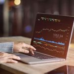 «راهنمای انتخاب بهترین لپ‌تاپ برای ترید (2025) - بررسی مشخصات و قیمت»