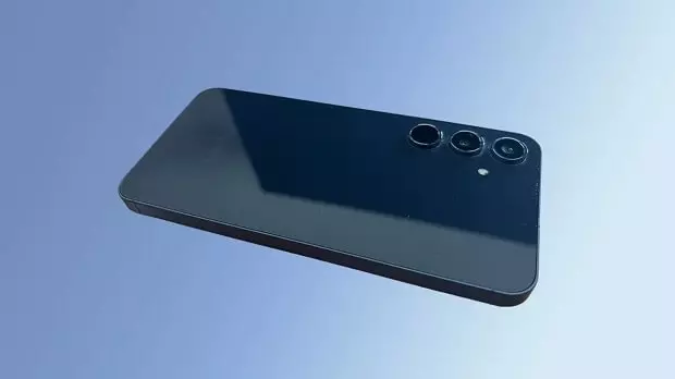 گلکسی A55 یا S24 FE؟ مقایسه دو رقیب قدرتمند با ارزش خرید بالا