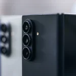 تست مقاومت گلکسی زد فولد ۷: یوتیوبر آن را ۲۰۰ هزار بار تا کرد