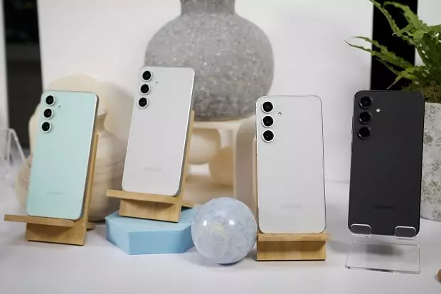 گلکسی A55 یا S24 FE؟ مقایسه دو رقیب قدرتمند با ارزش خرید بالا