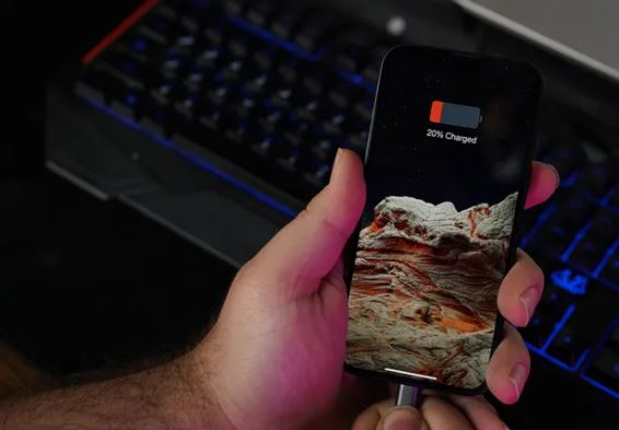 بررسی کامل آیفون 13 اپل؛ از طراحی تا عملکرد 17 vv 7