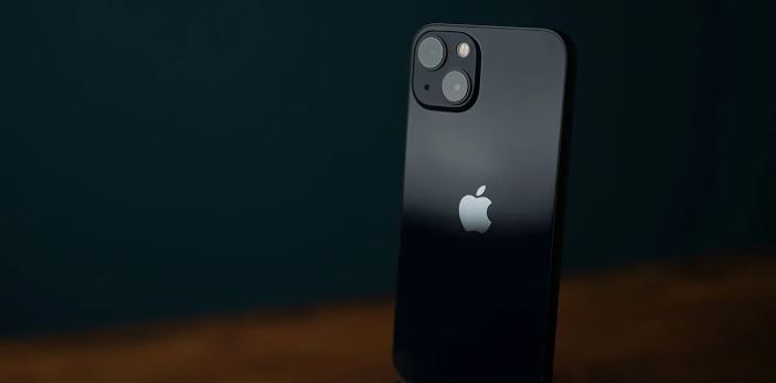 بررسی کامل آیفون 13 اپل؛ از طراحی تا عملکرد 14 بررسی کامل آیفون 13 اپل؛ از طراحی تا عملکرد