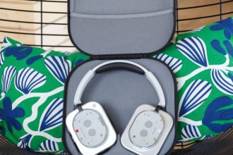 بررسی Nothing Headphone (1)؛ رقیبی تازه‌نفس برای بزرگان بازار