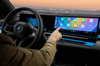ادعای جنجالی BMW: علاقه کاربران به CarPlay و Android Auto واقعی نیست