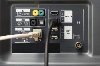 این ۵ وسیله را هرگز به پورت USB تلویزیون وصل نکنید